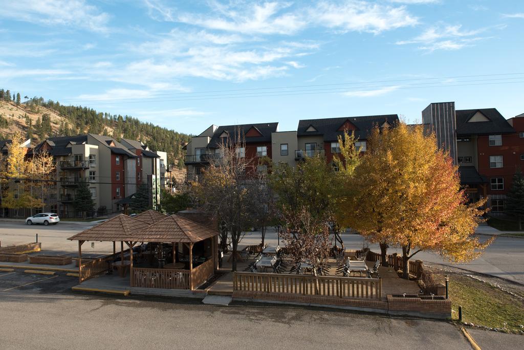 Radium Park Motel
